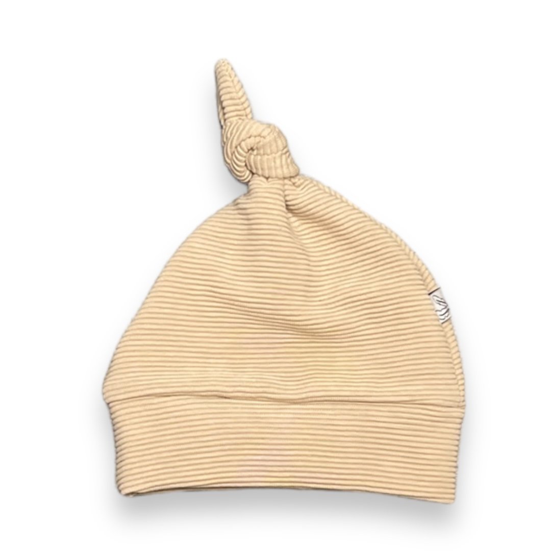 Knoopmutsje rib sand - Baby Winkel Online